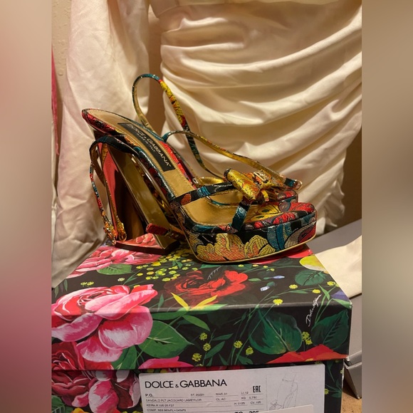 Dolce & Cabana sandals - Picture 7 of 7